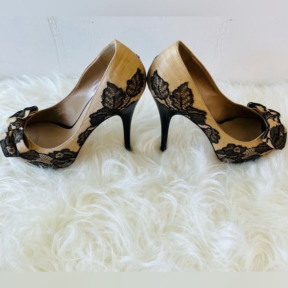 VALENTINO STUNNING CREAM & BLACK LACE & FABRIC HIGH HEEL PUMPS. PEEP TOE - Picture 14 of 16